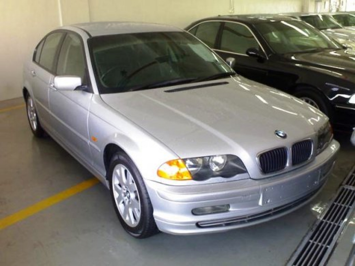 2000 BMW 318I 1.9 中古車平均價 NTD$100,250