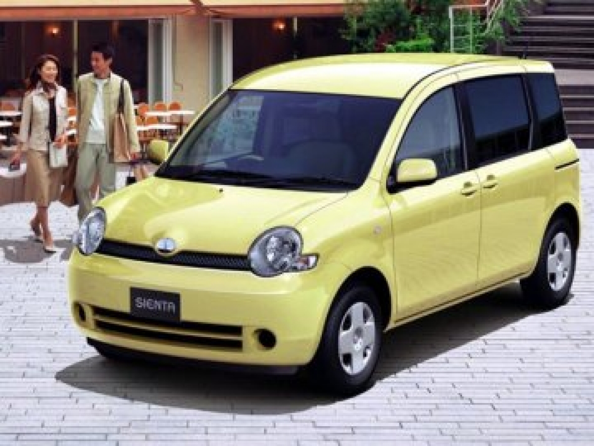 2005 TOYOTA SIENTA Used Car Average Price HKD$21,025